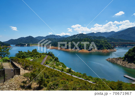 神奈川県　夏の宮ヶ瀬湖 70671967