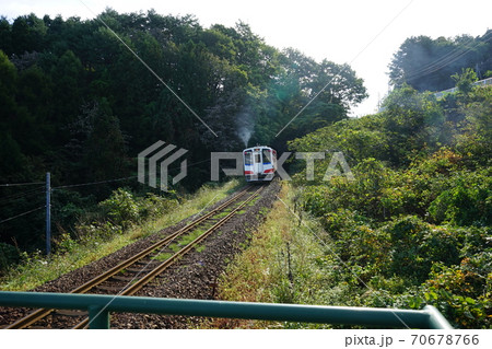 秋の三陸鉄道リアス線　名所堀内駅    70678766