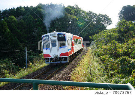 秋の三陸鉄道リアス線　名所堀内駅    70678767