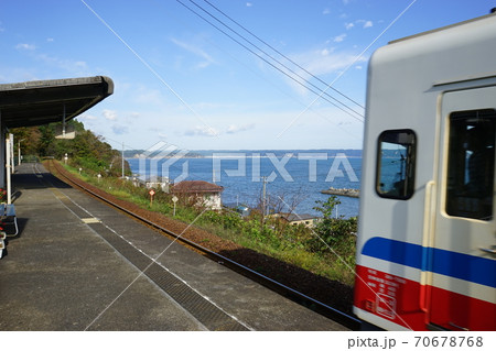 秋の三陸鉄道リアス線　名所堀内駅    70678768