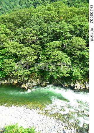 水上駅から六日町駅までの上越線車窓からの風景 水上駅から六日町駅までの上越線車窓からの風景 70680745