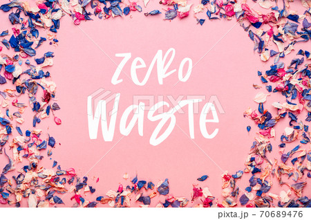 Biodegradable confetti from real dried flowers 70689476