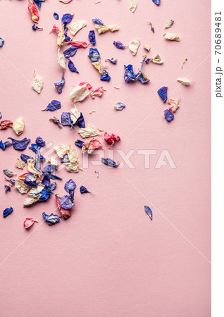 Biodegradable confetti from real dried flowers Biodegradable confetti from real dried flowers 70689481