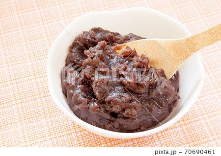 和菓子の材料、つぶ餡、茹であずき 70690461