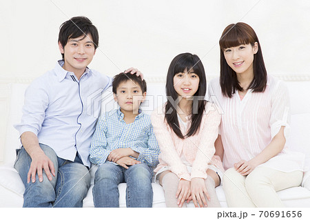 4人家族 70691656