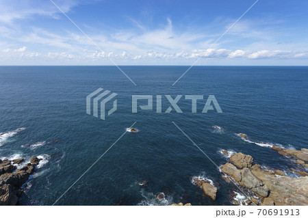 出雲日御碕灯台からの日本海 出雲日御碕灯台からの日本海 70691913
