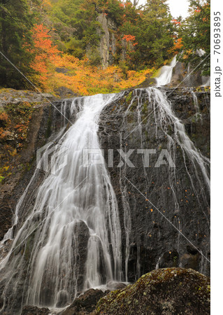 紅葉の三本滝　乗鞍高原 70693895