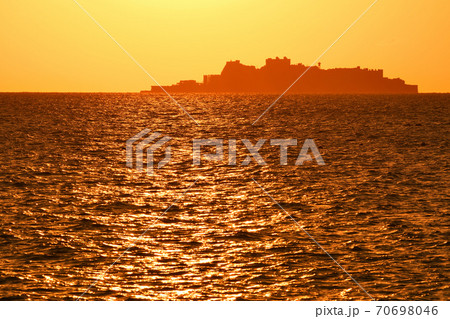 軍艦島の夕景 70698046