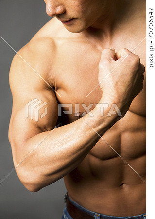 腕の筋肉の写真素材
