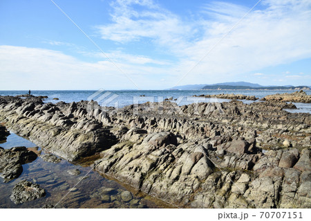 城ヶ崎海岸から友ヶ島を望む(後方が淡路島) 70707151