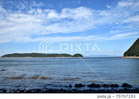 城ヶ崎海岸から地ノ島と加太ノ瀬戸を望む 70707203