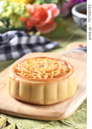 Delicious pineapple moon cake Delicious pineapple moon cake 70708293