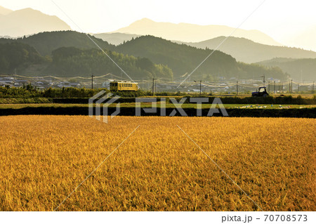 秋の筑肥線 70708573