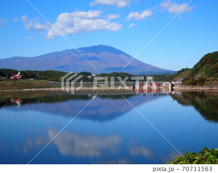 晩秋の御所湖からの岩手山 晩秋の御所湖からの岩手山 70711563