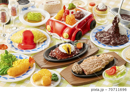 精巧に作られているミニチュア食品---洋食屋さんのメニュー一覧 70711696
