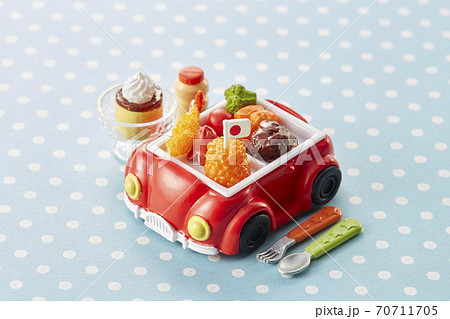 精巧に作られているミニチュア食品 お子様ランチの写真素材