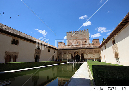 アラヤネスのパティオ・ナスル宮殿（アルハンブラ宮殿）スペイン 70714116