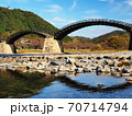 秋の錦帯橋 70714794