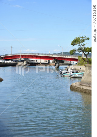 堤川にかかる加太大橋 70715360