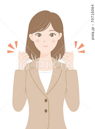 スーツ姿の女性　ガッツポーズ 70716064