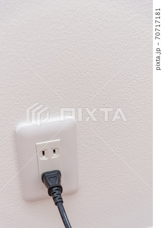 コンセントとコード 70717181