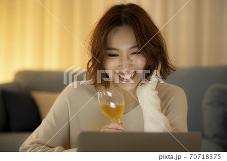オンライン飲み会 ビデオ通話 オンライン飲み会 ビデオ通話 70718375