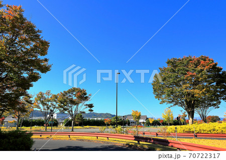 寒河江ハイウェイオアシス 青空と紅葉 寒河江ハイウェイオアシス 青空と紅葉 70722317