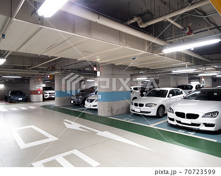 地下駐車場 70723599
