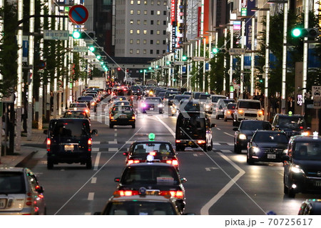 銀座八丁目から銀座一丁目夜景 70725617
