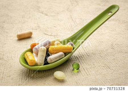 vitamins and supplements vitamins and supplements 70731328
