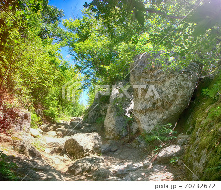 Ancient trail trodden for thousands of years 70732672