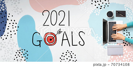2021 goals concept with person using laptop 70734108