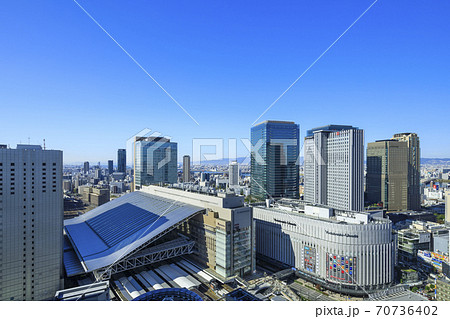 大阪の都市風景 大阪駅とグランフロント大阪の写真素材