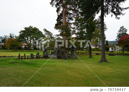 紅葉の始まった遠野郷八幡宮 70739437