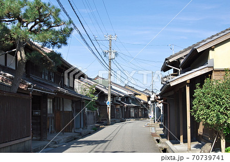 富山県高岡市 吉久の町並みの写真素材