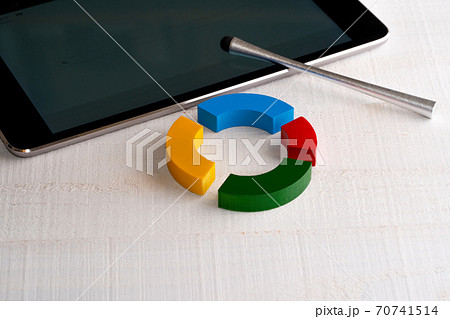 円グラフ　シェア　独占 70741514