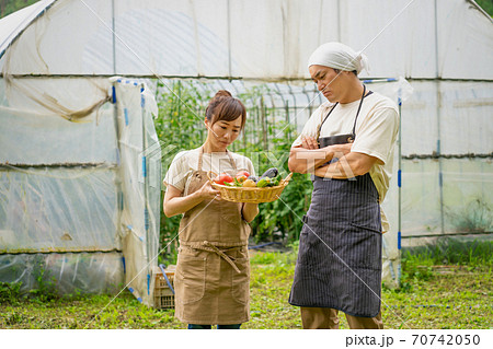 困る農家 70742050