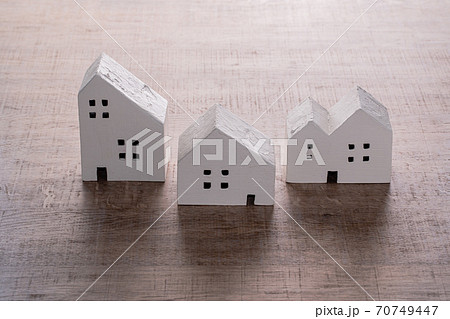 住宅　家　住まい　街 70749447