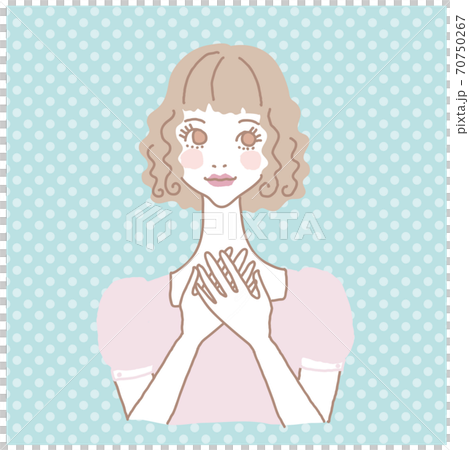 緊張しているかわいい女の子 70750267