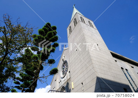 芦屋のランドマーク  カトリック芦屋教会 70758024