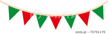 クリスマスカラーのフラッグ 70761176