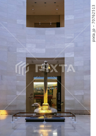 博物館 展示 遺物 70762513