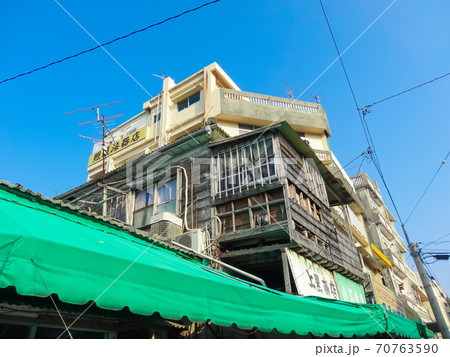 那覇の下町 再開発前の開南本通り付近の町並み（那覇の農連市場を含む開南地区） 70763590