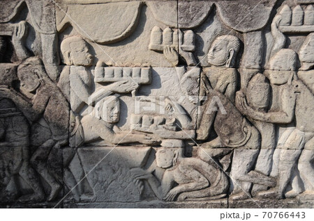 カンボジア、アンコールトム、バイヨン、第一回廊レリーフ（日常生活） 70766443