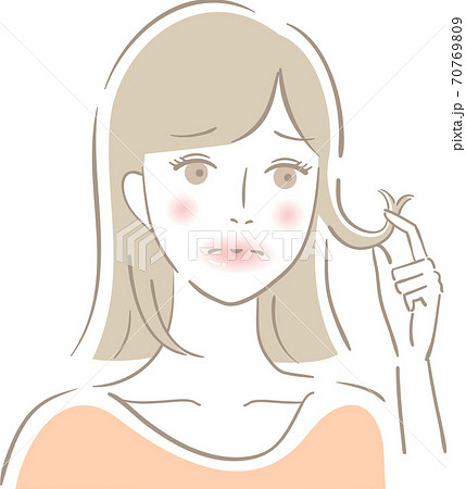枝毛に悩む女性　ヘアケア 70769809