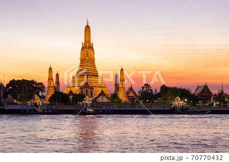 Wat Arun (Temple of dawn) and the Chao Phraya River, Bangkok, Thailand Wat Arun (Temple of dawn) and the Chao Phraya River, Bangkok, Thailand 70770432