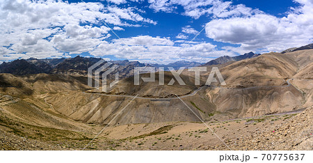 Beautiful mountain view of Karakoram range in Ladakh 70775637