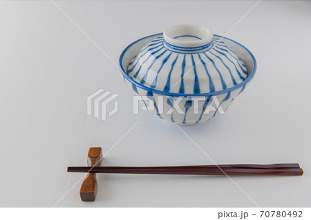 丼ぶり白背景イメージ 丼ぶり白背景イメージ 70780492