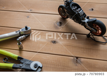 バイク メンテナンスイメージ素材 70780903