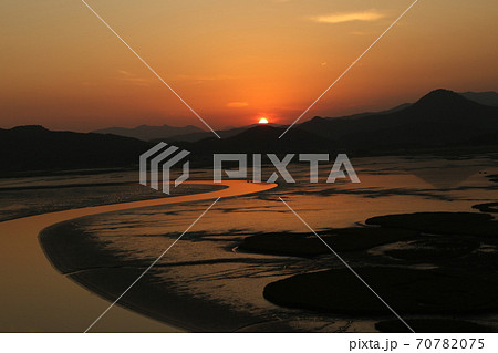 夕日 海岸 風景 70782075